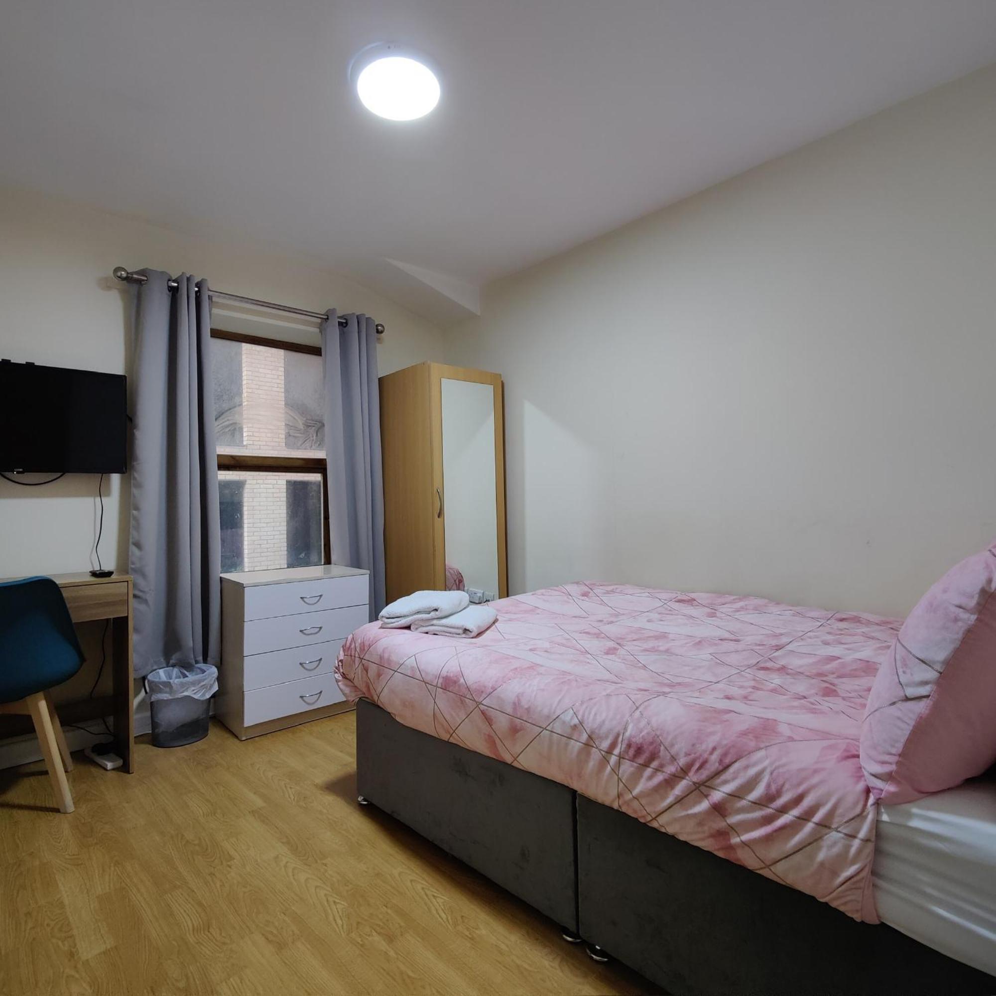 Liverpool City Centre Private Rooms Including Smart Tvs - With Shared Bathroom Bilik gambar